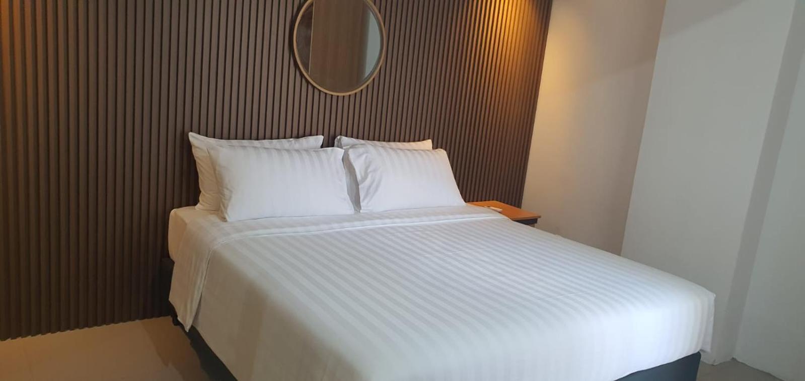 Nemuru Hotel Ciputat Pondokcabe Hilir Extérieur photo